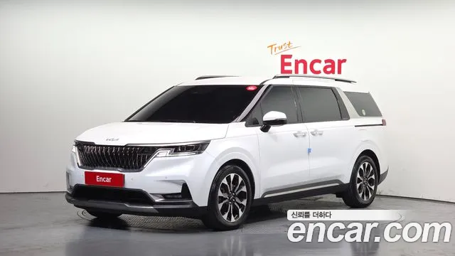 Kia Canival 2023 — photo 1