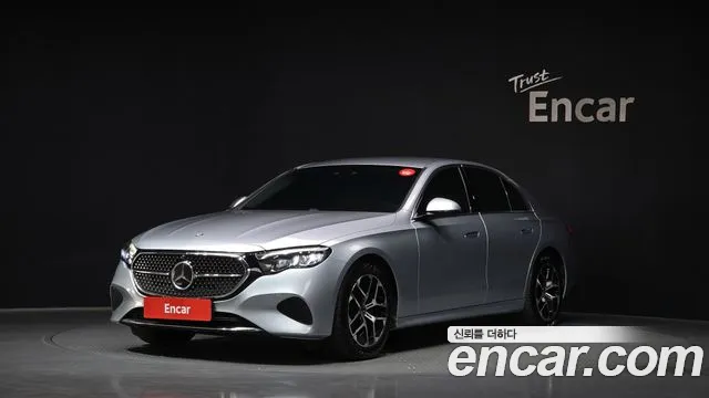 Mercedes-Benz E-Class 2025 — photo 1