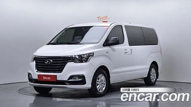 Hyundai Starex 2021 — photo 1