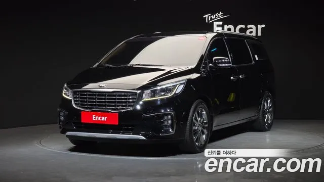 Kia Canival 2019 — photo 1