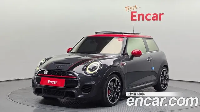 Mini Cooper 2019 — photo 1
