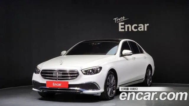 Mercedes-Benz E-Class 2022 — photo 1