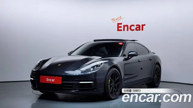 Porsche Panamera 2018 — photo 1
