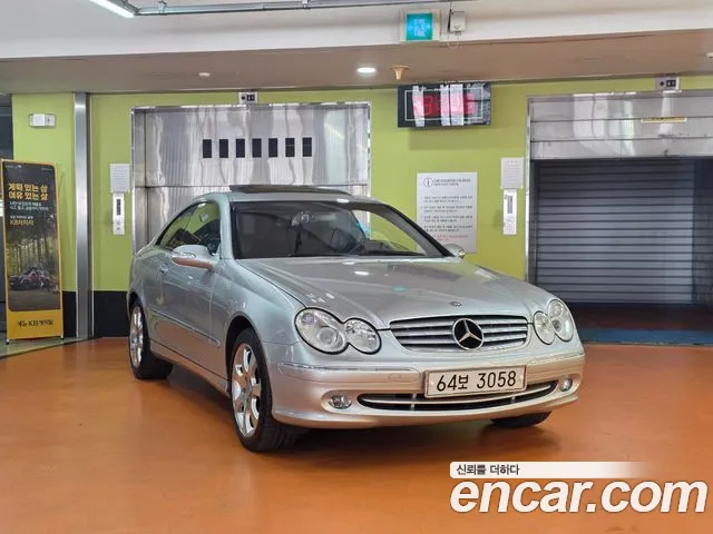 Mercedes-Benz CLK-Class 2002 — photo 1