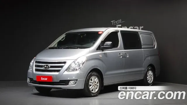 Hyundai Starex 2017 — photo 1
