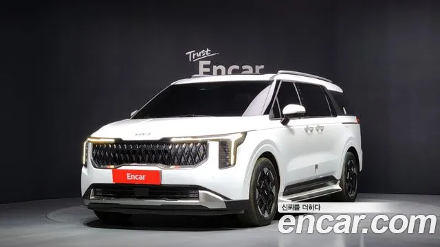 Kia Canival 2025 — photo 1