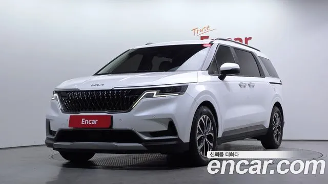 Kia Canival 2023 — photo 1