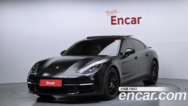 Porsche Panamera 2018 — photo 1