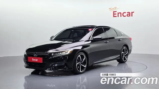 Honda Accord 2018 — photo 1