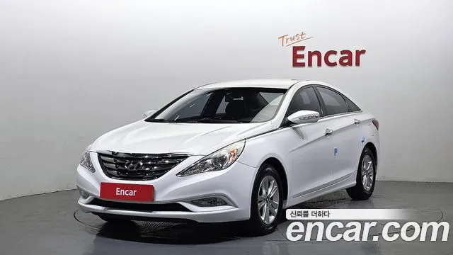 Hyundai Sonata 2010 — photo 1