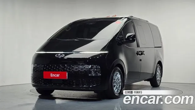 Hyundai Staria 2022 — photo 1