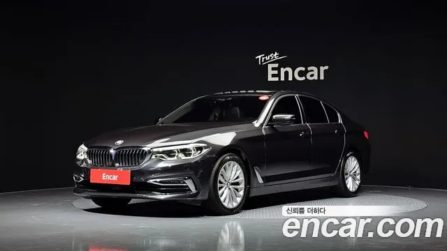 BMW 5-Series 2019 — photo 1