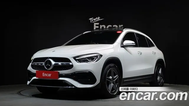 Mercedes-Benz GLA-Class 2022 — photo 1