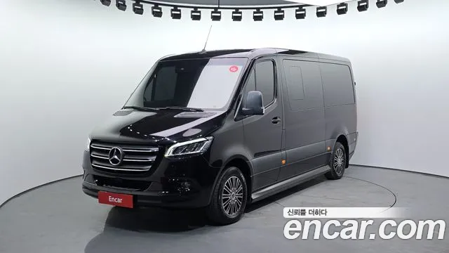 Mercedes-Benz Sprinter 2023 — photo 1