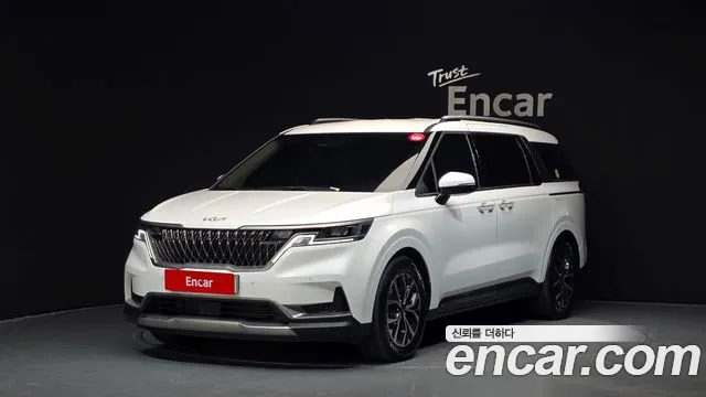 Kia Canival 2023 — photo 1