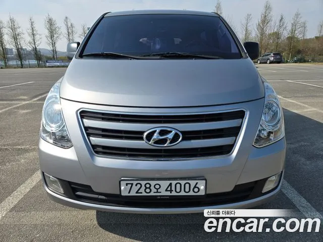 Hyundai Starex 2017 — photo 1