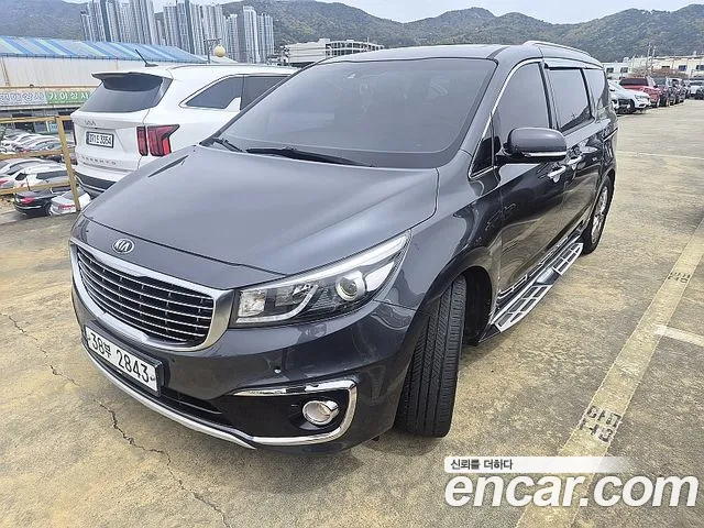 Kia Canival 2015 — photo 1