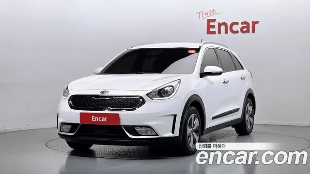 Kia Niro 2018 — photo 1