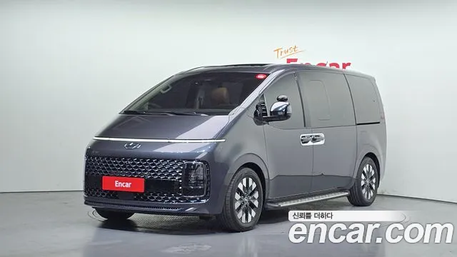 Hyundai Staria 2022 — photo 1