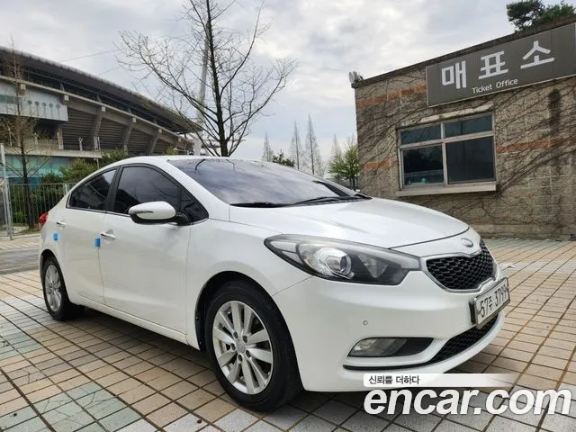Kia K3 2015 — photo 1