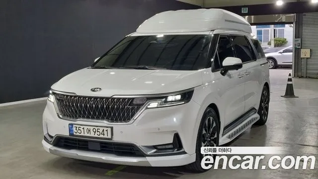 Kia Canival 2021 — photo 1