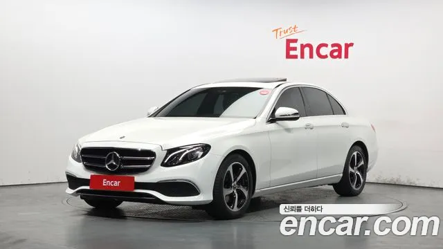 Mercedes-Benz E-Class 2020 — photo 1
