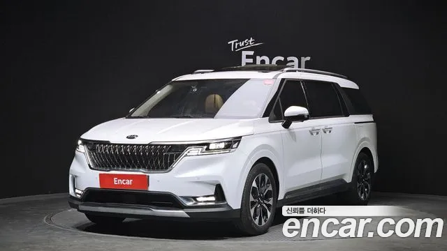 Kia Canival 2021 — photo 1
