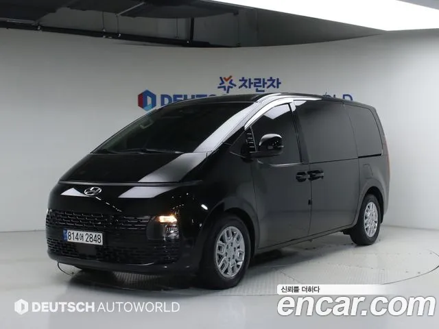 Hyundai Staria 2022 — photo 1