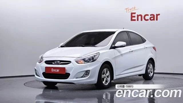 Hyundai Accent 2012 — photo 1