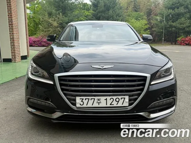 Genesis G80 2017 — photo 1