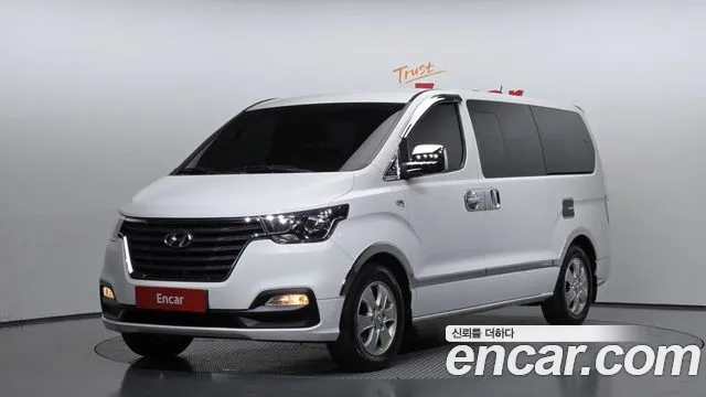 Hyundai Starex 2018 — photo 1