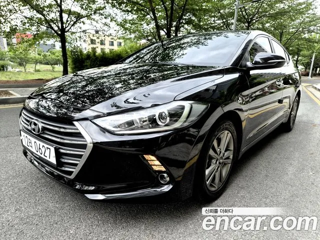 Hyundai AVANTE 2016 — photo 1