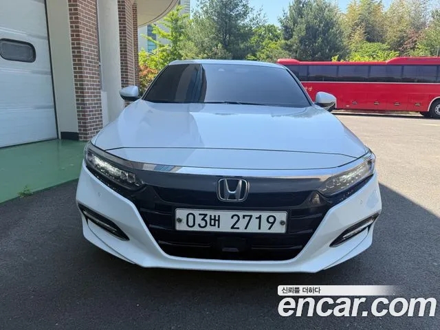 Honda Accord 2019 — photo 1