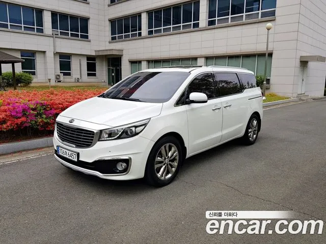 Kia Canival 2017 — photo 1