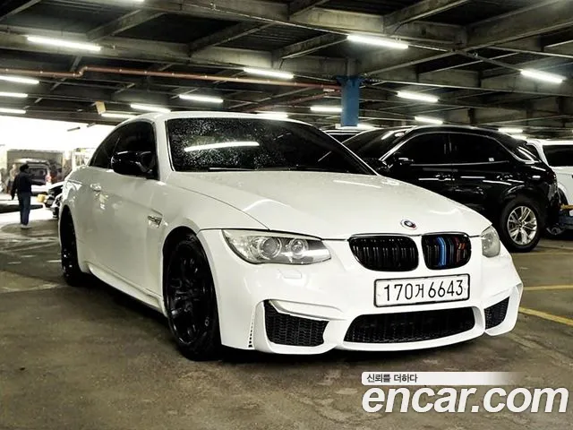 BMW 3-Series 2011 — photo 1