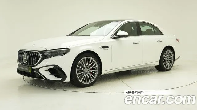 Mercedes-Benz E-Class 2025 — photo 1
