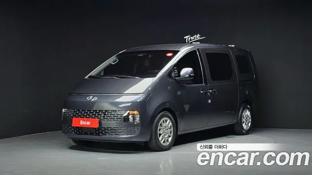 Hyundai Staria 2022 — photo 1