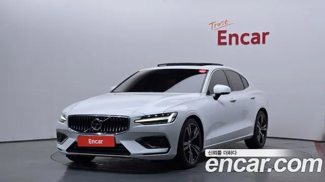 Volvo S60 2020 — photo 1