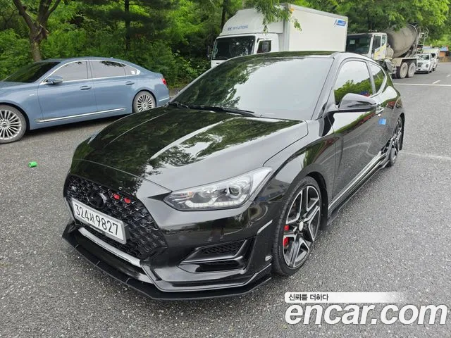 Hyundai Veloster 2021 — photo 1