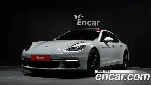 Porsche Panamera 2018 — photo 1