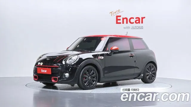 Mini Cooper 2019 — photo 1