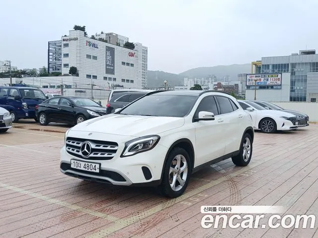 Mercedes-Benz GLA-Class 2018 — photo 1