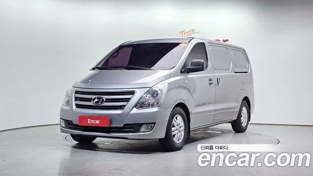 Hyundai Starex 2018 — photo 1