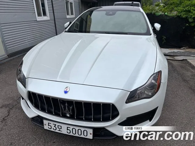 Maserati Quattroporte 2017 — photo 1