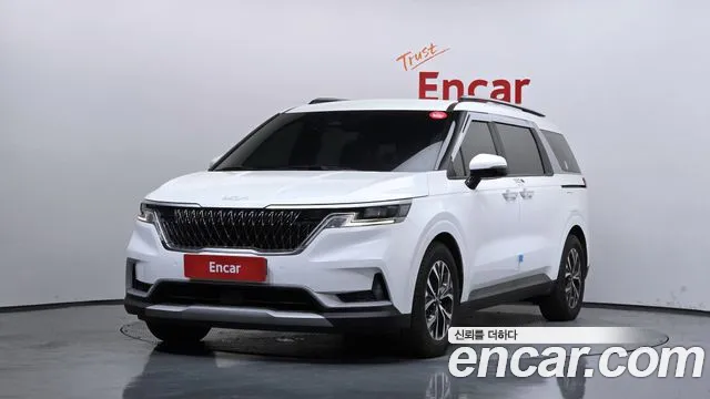 Kia Canival 2023 — photo 1
