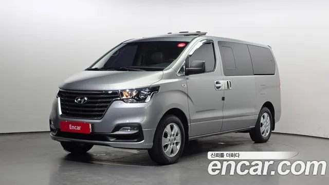 Hyundai Starex 2019 — photo 1