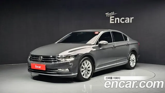 Volkswagen Passat 2021 — photo 1