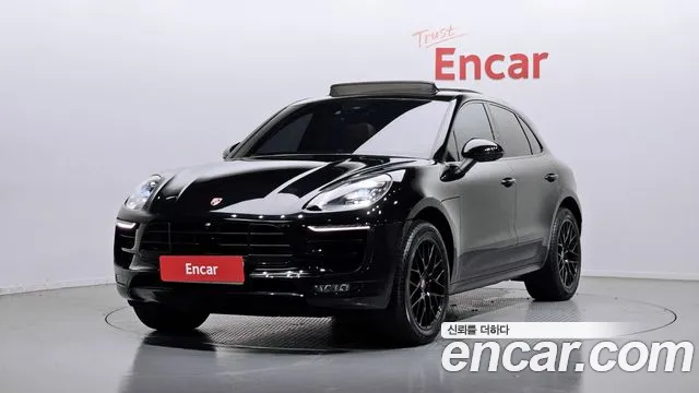 Porsche Macan 2018 — photo 1