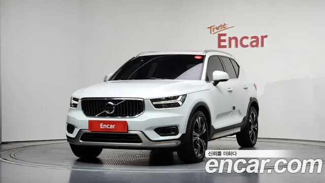 Volvo XC40 2021 — photo 1