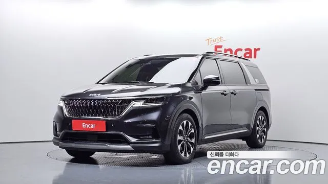 Kia Canival 2023 — photo 1